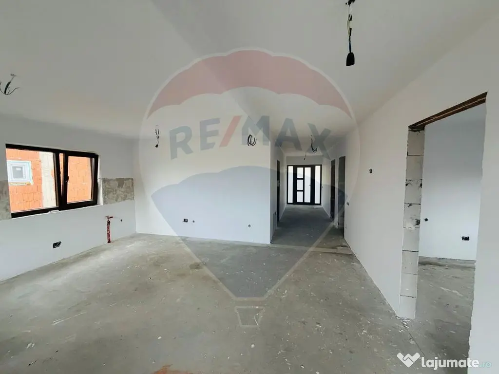 Casă / Vilă cu 4 camere de vânzare