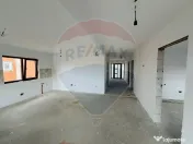 Casă / Vilă cu 4 camere de vânzare 