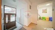 Casa cu 5 studiouri independente, terasa rooftop, vedere ...