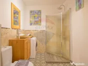 Casa cu 5 studiouri independente, terasa rooftop, vedere ... 