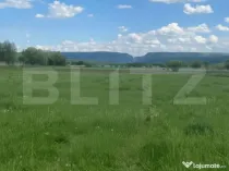 Teren 2.400 mp cu 72m asfalt, utilitati la limita și panora