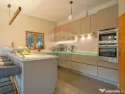 Vila moderna cu vedere spre padure Poiana Angelescu 