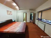 De închiriat – Apartament 3 camere în Universitate, km 0! 