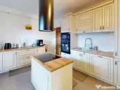 Casă / Vilă de Lux cu 5 camere de vânzare 