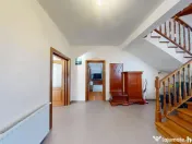 Casă / Vilă de Lux cu 5 camere de vânzare 