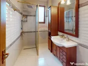 Casă / Vilă de Lux cu 5 camere de vânzare 