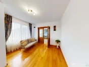 Casă / Vilă de Lux cu 5 camere de vânzare 