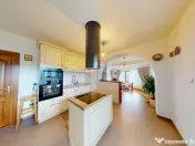 Casă / Vilă de Lux cu 5 camere de vânzare 