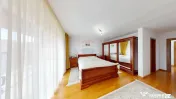 Casă / Vilă de Lux cu 5 camere de vânzare 