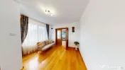 Casă / Vilă de Lux cu 5 camere de vânzare 