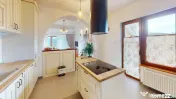 Casă / Vilă de Lux cu 5 camere de vânzare 