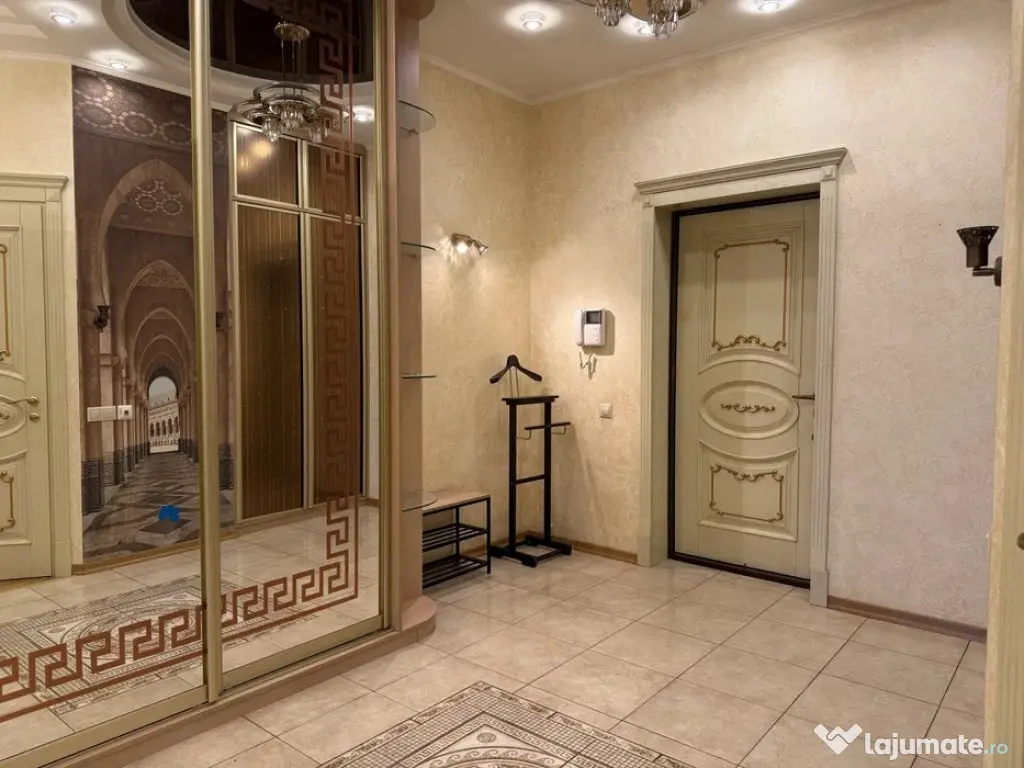 2 Camere zona Stefan cel Mare