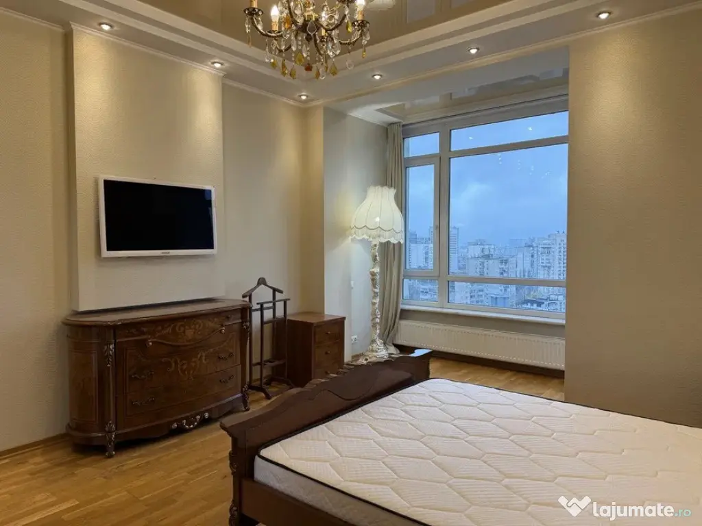 2 Camere zona Stefan cel Mare