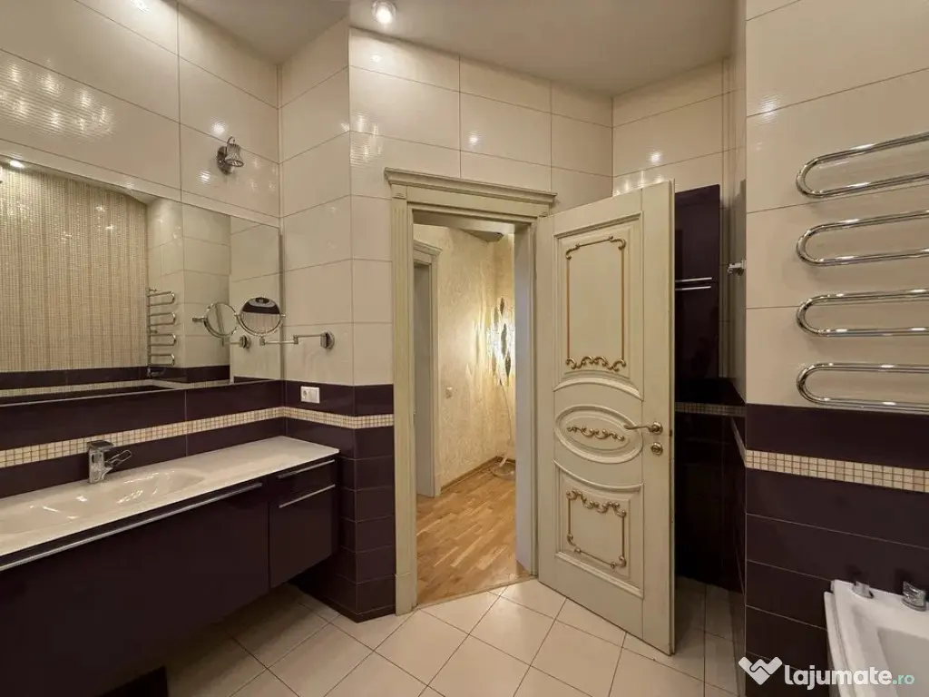 2 Camere zona Stefan cel Mare