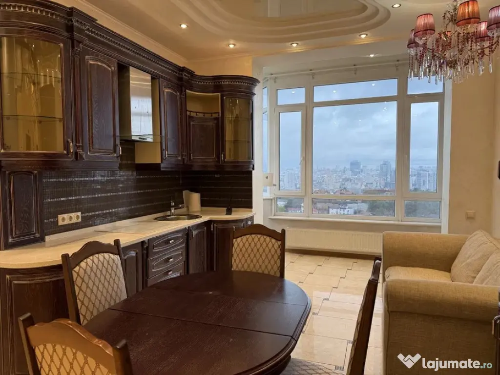 2 Camere zona Stefan cel Mare