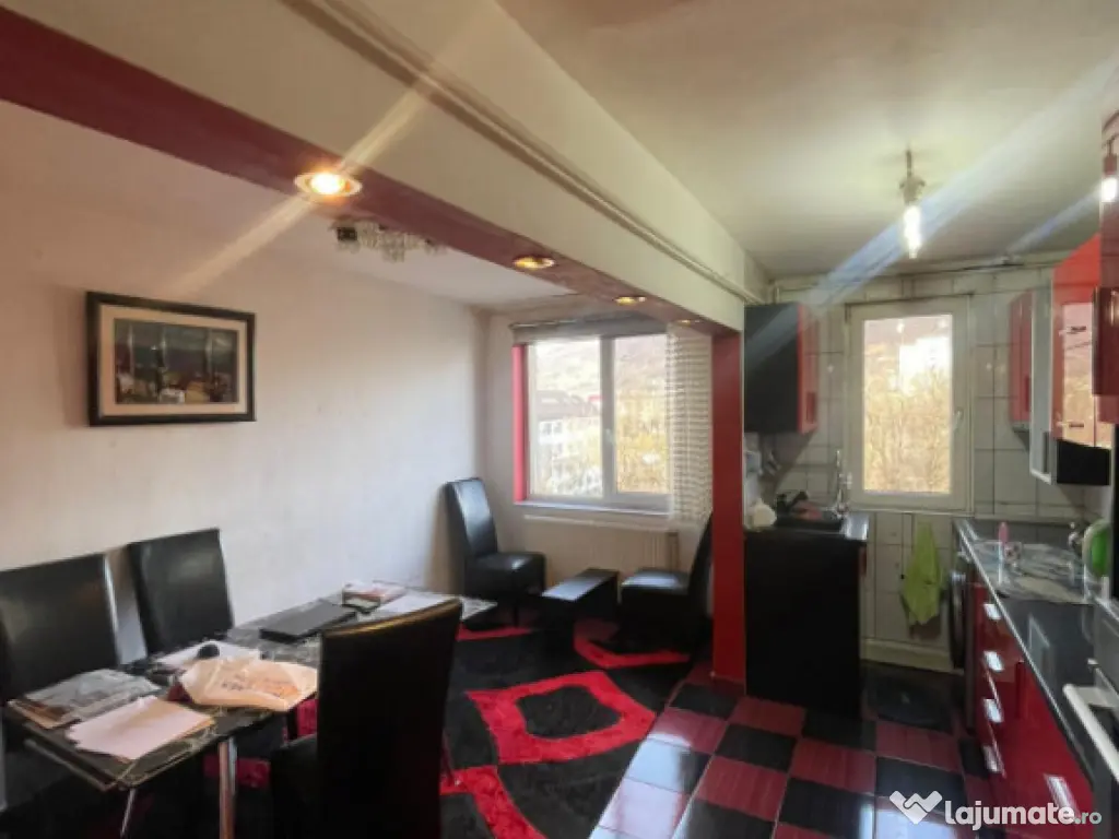 Apartament 3 camere, 60 mp utili, zona Central