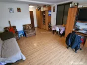 3 camere in vila si curte individuala 