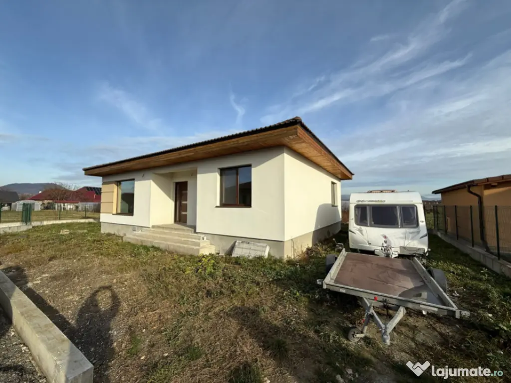 Casă finalizată stil mediteranean , 3 dormitoare, 100 mp u