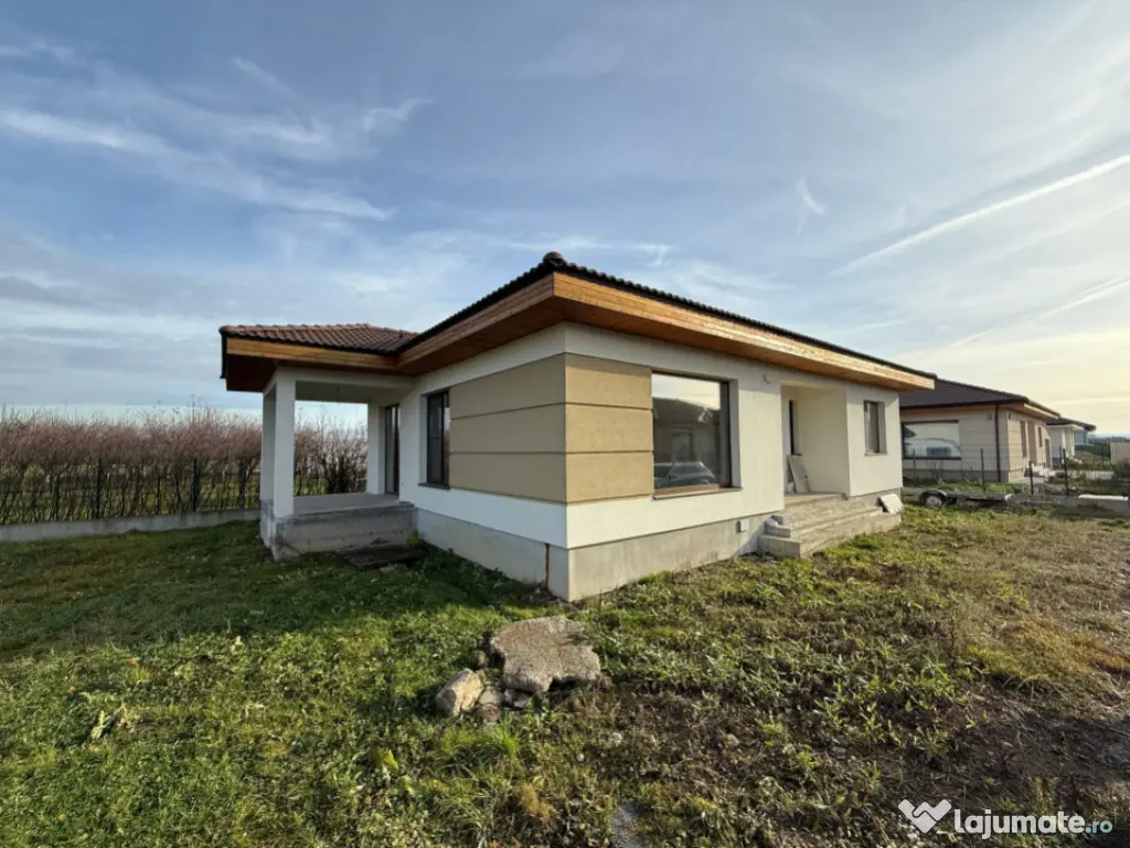 Casă finalizată stil mediteranean , 3 dormitoare, 100 mp u