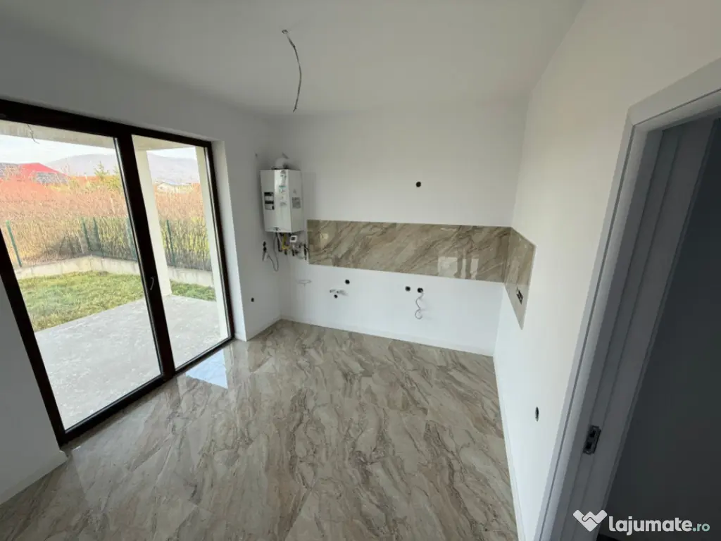 Casă finalizată stil mediteranean , 3 dormitoare, 100 mp u