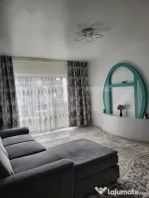 Apartament cu 2 camere, la etajul 2, cu parcare, zona Floril