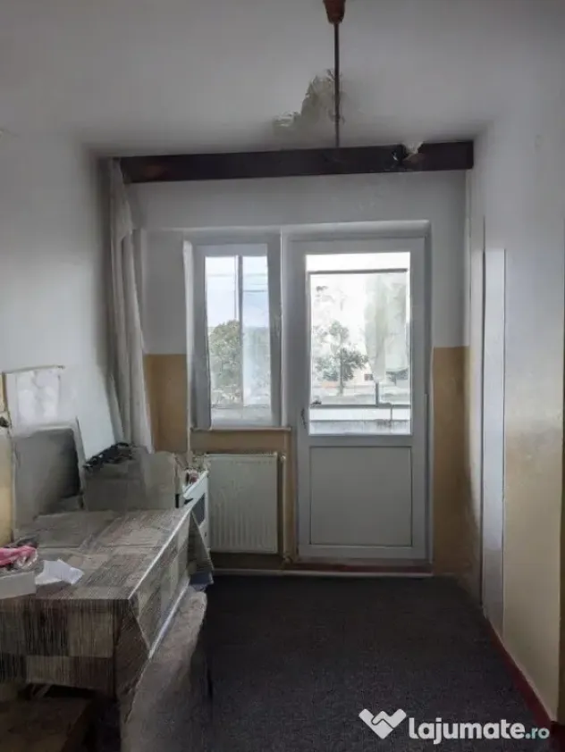 - Apartament 2 camere decomandat, zona Vidin.