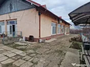 Se oferă spre vânzare / închiriere clădire cu spațiu... 