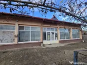 Se oferă spre vânzare / închiriere clădire cu spațiu... 