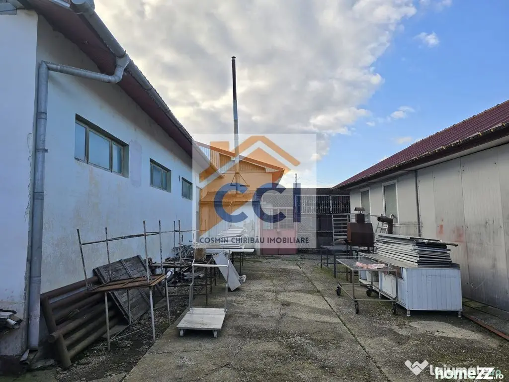 Se oferă spre vânzare / închiriere clădire cu spațiu...
