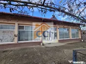 Se oferă spre vânzare / închiriere clădire cu spațiu...