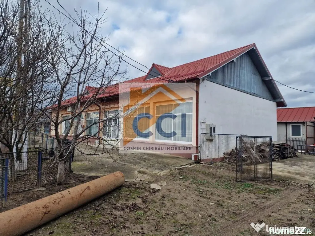 Se oferă spre vânzare / închiriere clădire cu spațiu...