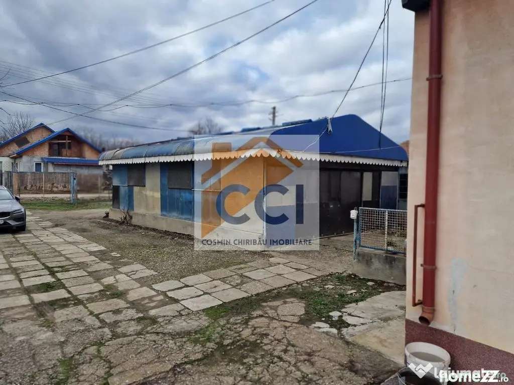 Se oferă spre vânzare / închiriere clădire cu spațiu...