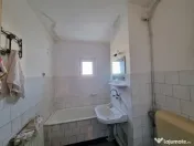 BISTRIȚA LAC- 3 camere decomandate, etaj intermediar, bloc 