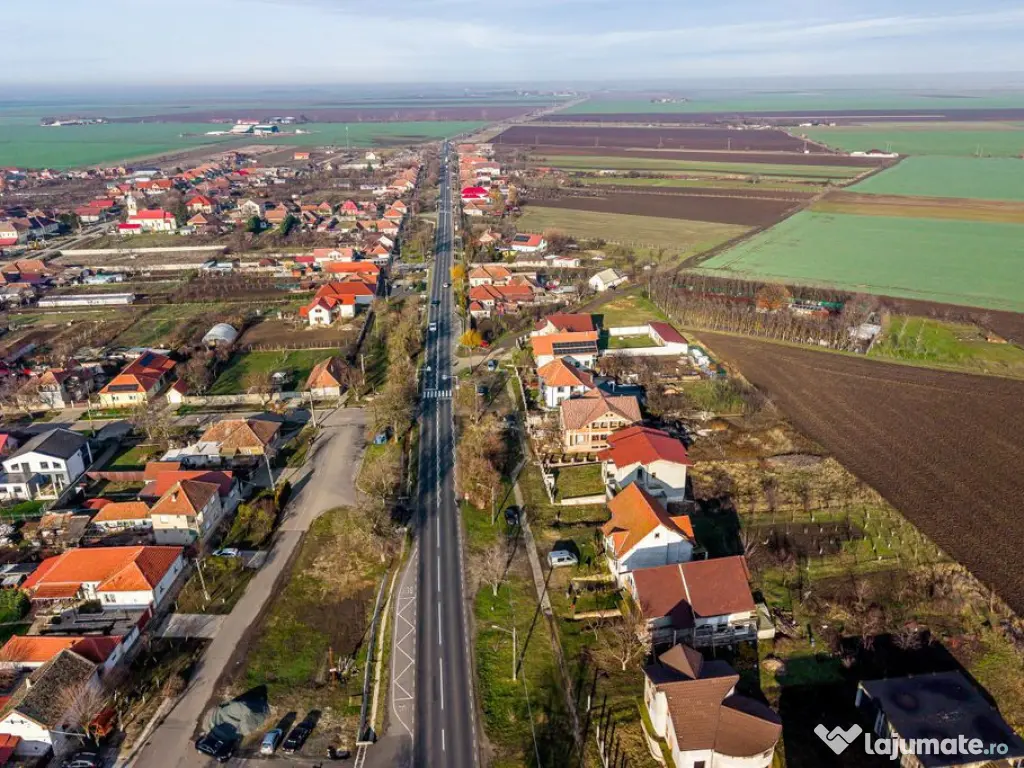 Casă spatioasa, construcție nouă – Zimandu Nou Teren...