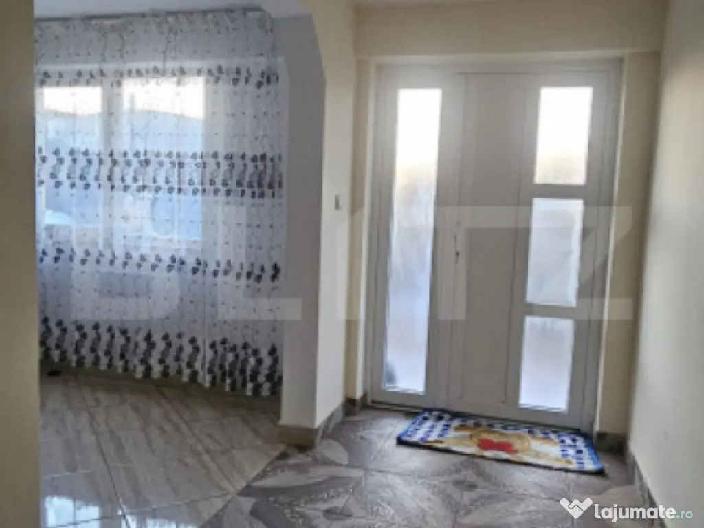 Casuta de vis parter + mansarda, la cheie, 5 camere, 20 km d