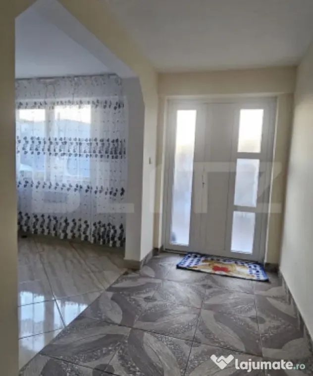 Casuta de vis parter + mansarda, la cheie, 5 camere, 20 km d