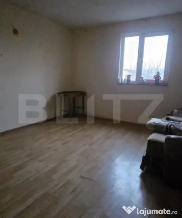 Casuta de vis parter + mansarda, la cheie, 5 camere, 20 km d