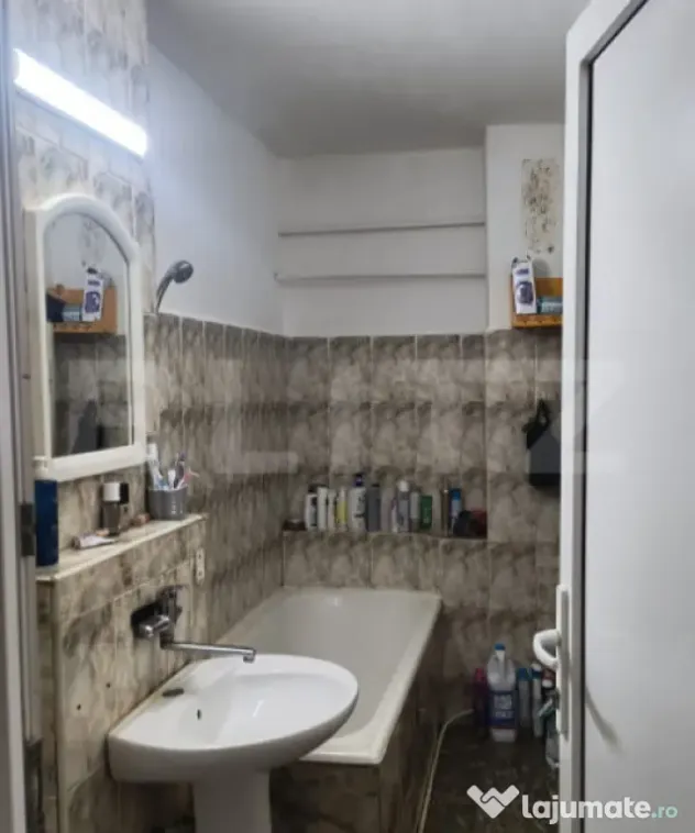 Apartament 2 camere decomandate de vânzare – Mărăști,