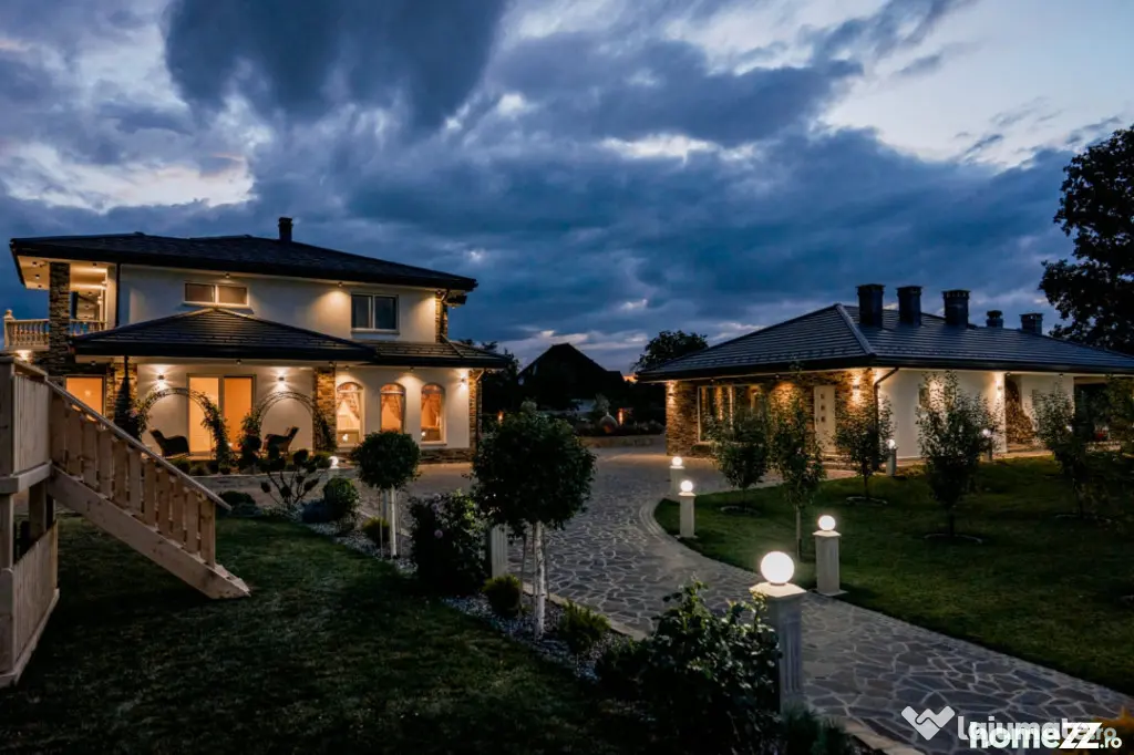 Casa exclusivista cu arhitectură unică, 320mp utili, Horod - Horodnic (Suceava)