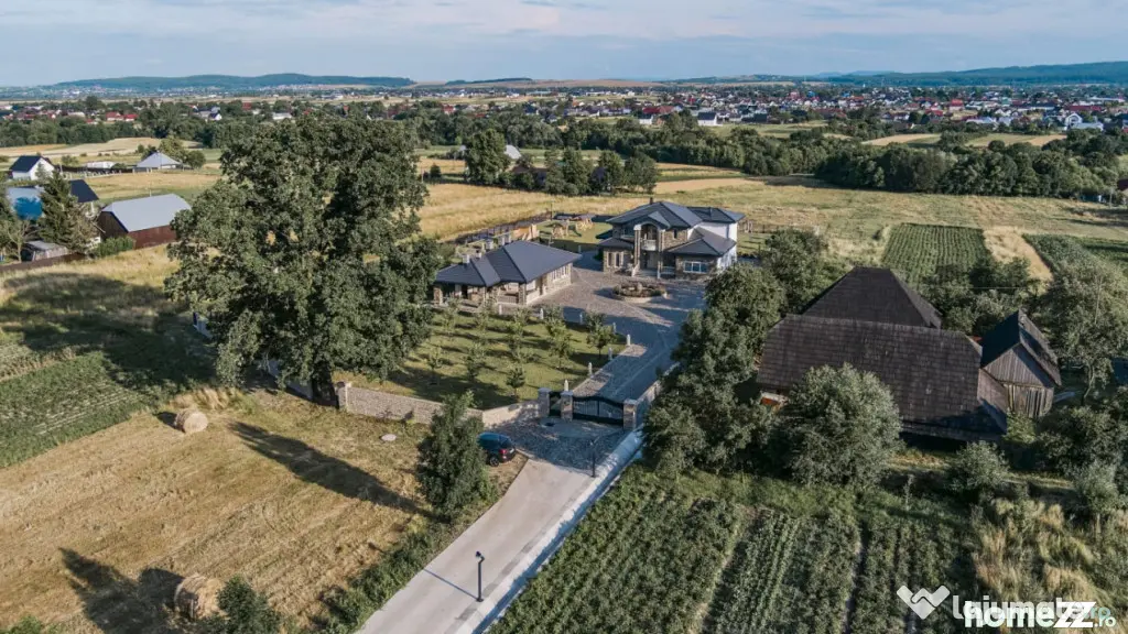 Casa exclusivista cu arhitectură unică, 320mp utili, Horod - Horodnic (Suceava)