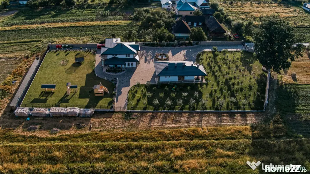 Casa exclusivista cu arhitectură unică, 320mp utili, Horod - Horodnic (Suceava)