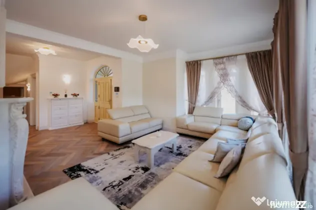 Casa exclusivista cu arhitectură unică, 320mp utili, Horod - Horodnic (Suceava)