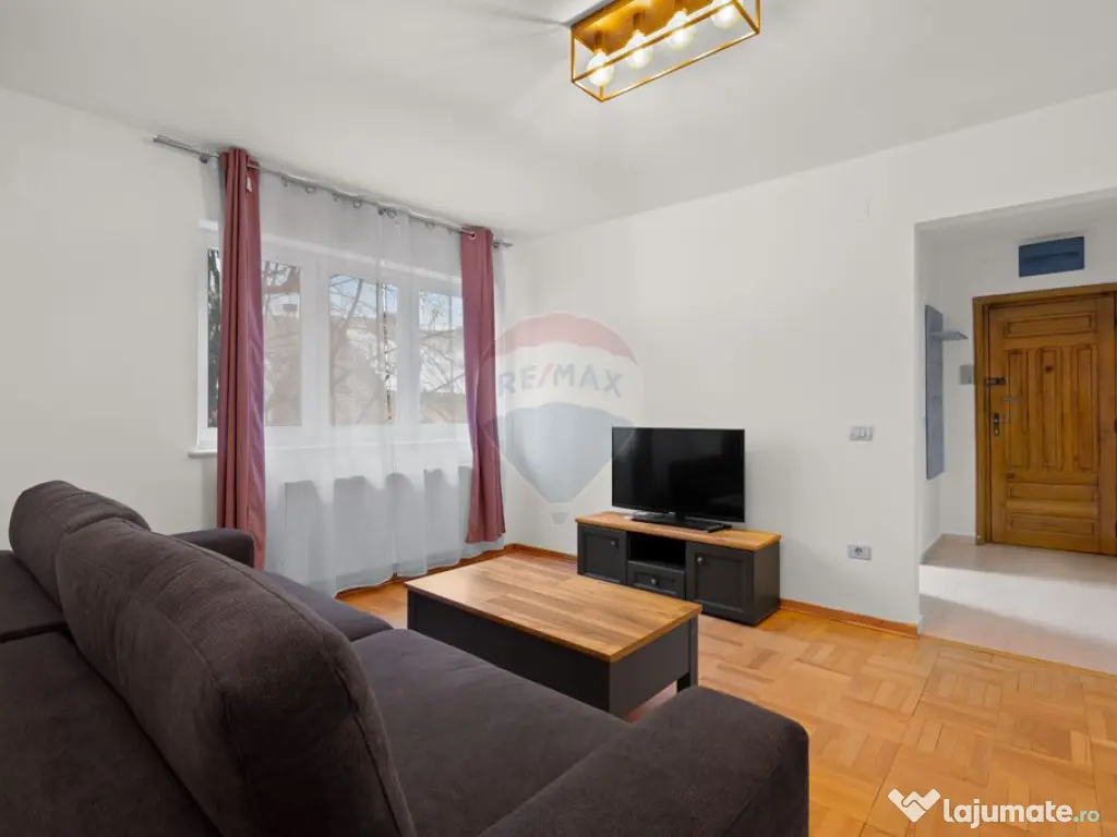 Apartament de închiriat cu 3 camere Ultracentral, parcar...