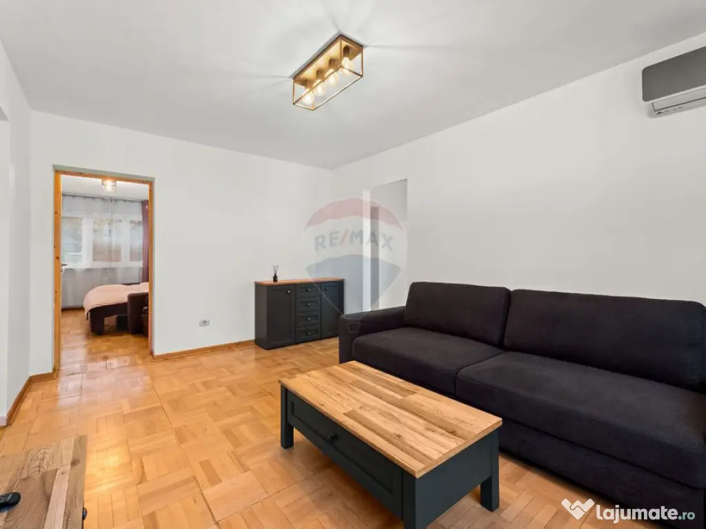 Apartament de închiriat cu 3 camere Ultracentral, parcar...
