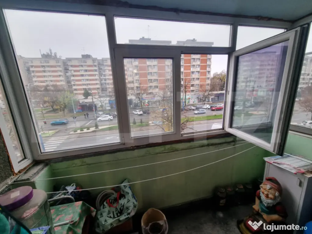 Apartament 3 camere, 54 mp, zona Calea Bucuresti - Scoala 21