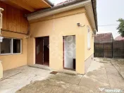 Casa si spatiu de productie in Iosia, teren 839 mp 