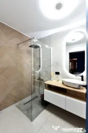 Blue Velvet in Cloud 9– Duplex Parter | Groundfloor Duplex 