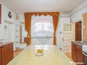Proprietate cu 2 apartamente și garaj, Schei 