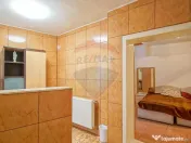 Proprietate cu 2 apartamente și garaj, Schei 