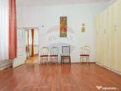 Proprietate cu 2 apartamente și garaj, Schei 